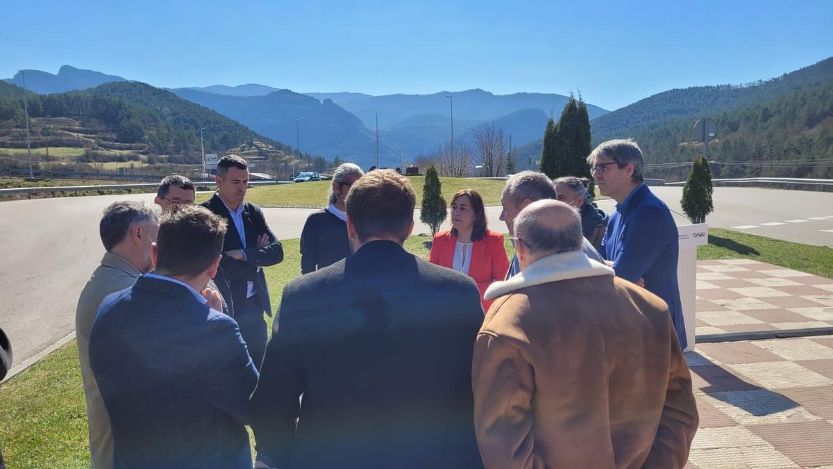 La consellera Sílvia Paneque exposa el projecte als polítics del territori