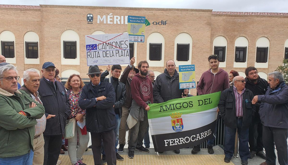 Manifestantes en la capital extremeña.