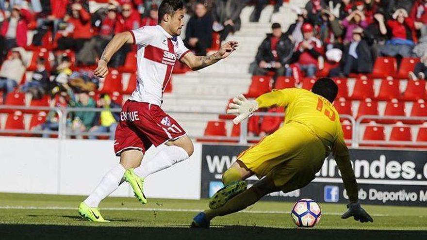 El Huesca se mantiene en la pelea por la promoción a costa del Mirandés (1-3)