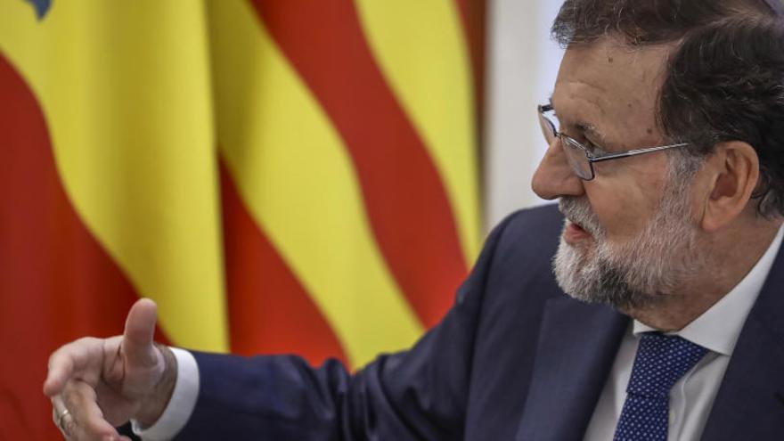 Rajoy convoca un Consell de Ministres extraordinari per recórrer la llei del referèndum