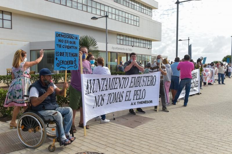 Manifestación ante el Ayto de Telde de colectivos vecinales de Jinámar