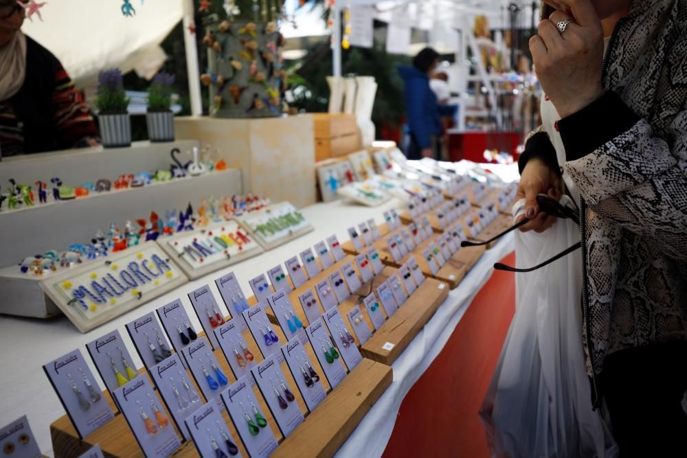El mercado artesanal de s'Hort del Rei abre hoy con quejas por la "competencia desleal"