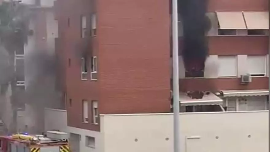 El autor del incendio en el Grau encerró a su madre en la cocina después de que lo echara de casa