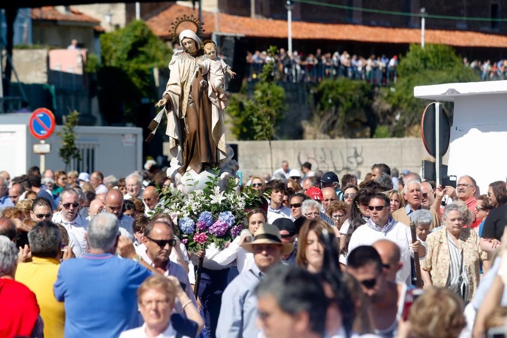 Misa y procesión del Carmen en Luanco