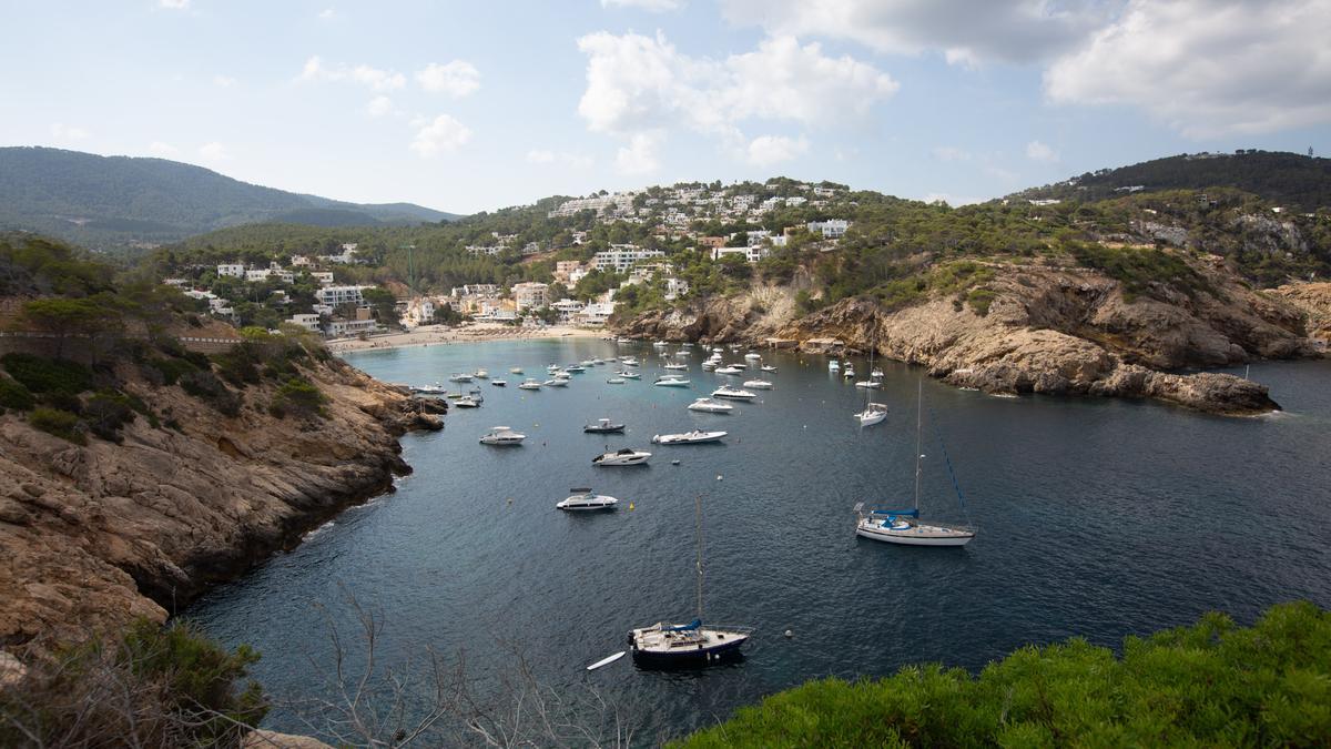 Panorámica de Cala Vedella.