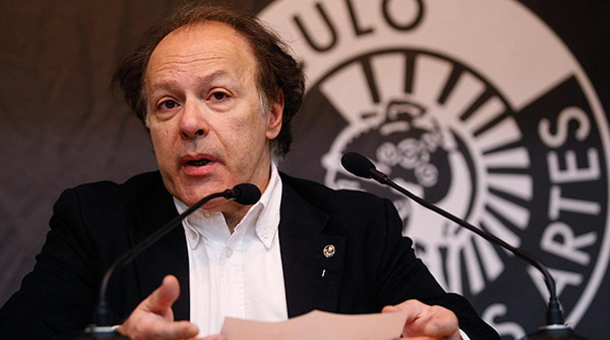 Javier Marías: L’actual Govern em comença a recordar l’actitud del franquisme amb la cultura