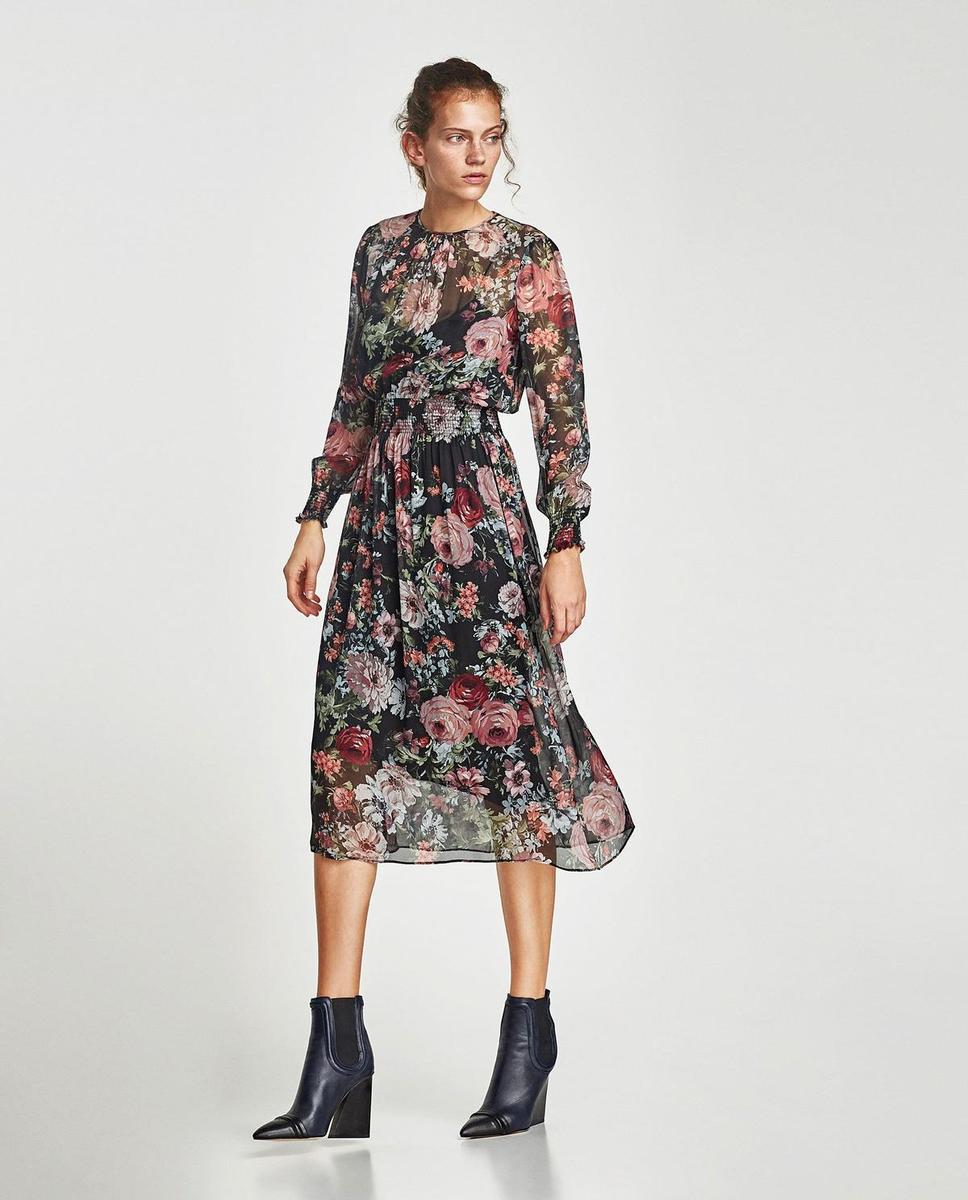 Vestido floral vaporoso de Zara para invitadas a bodas