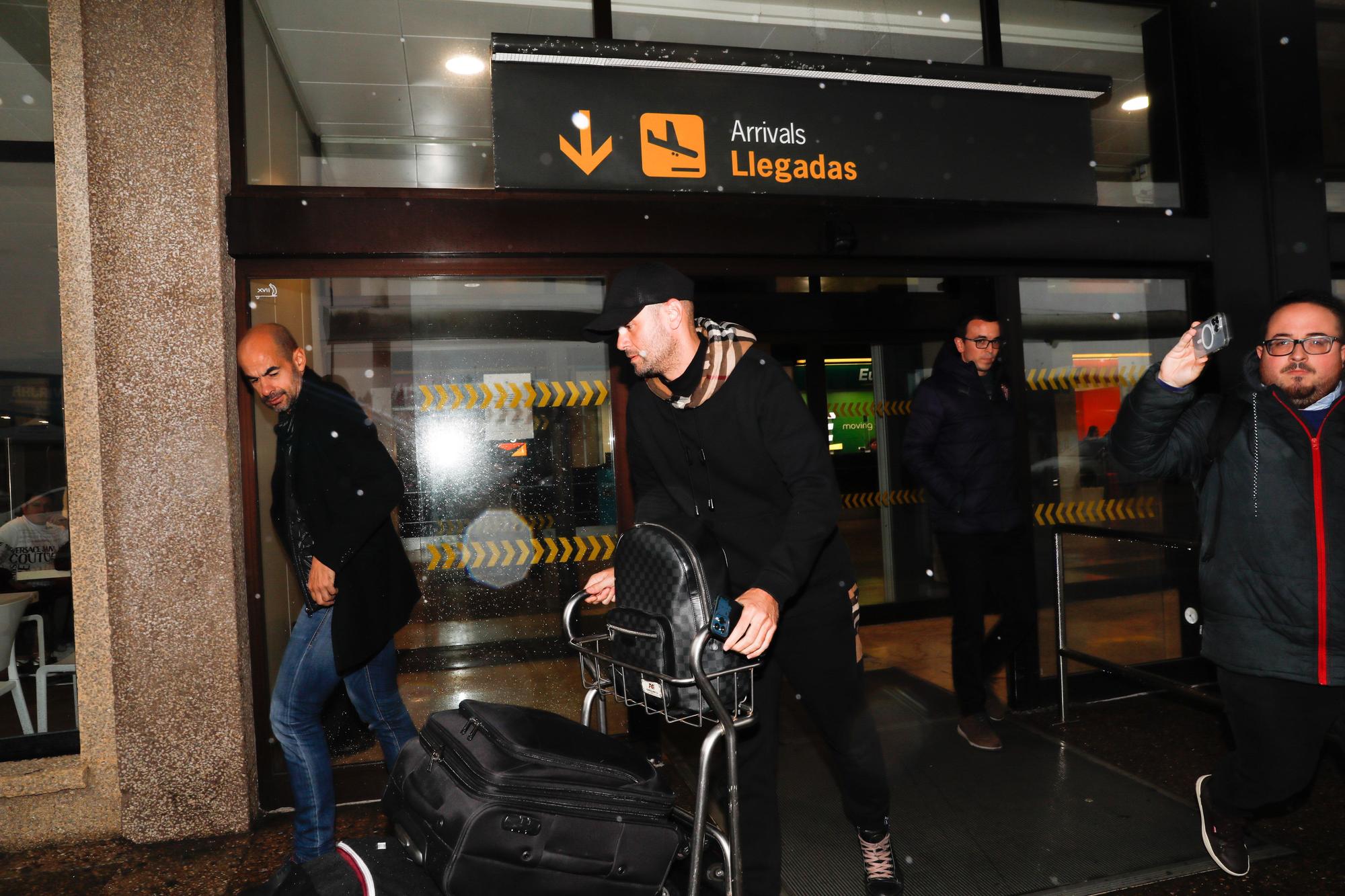 EN IMÁGENES: El nuevo entrenador del Sporting ya está en Asturias: así fue la llegada de Miguel Ángel Ramírez