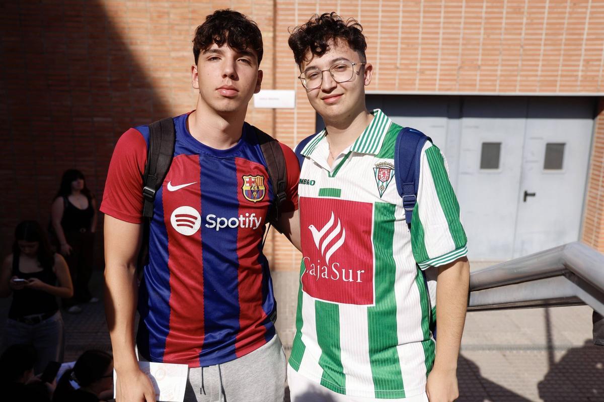 Ángel Sánchez y Rafael Camacho, tras el primer examen.