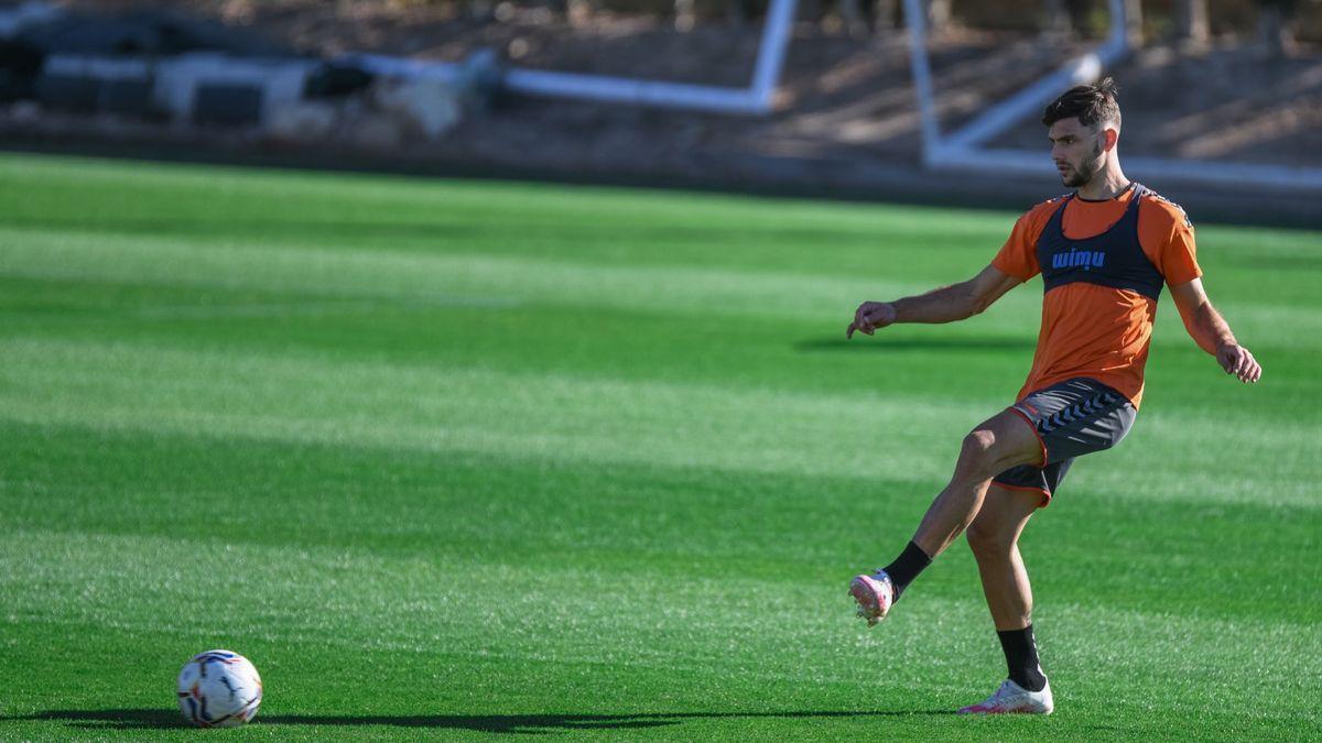 Lucas Boyé, durante el entrenamiento de este lunes