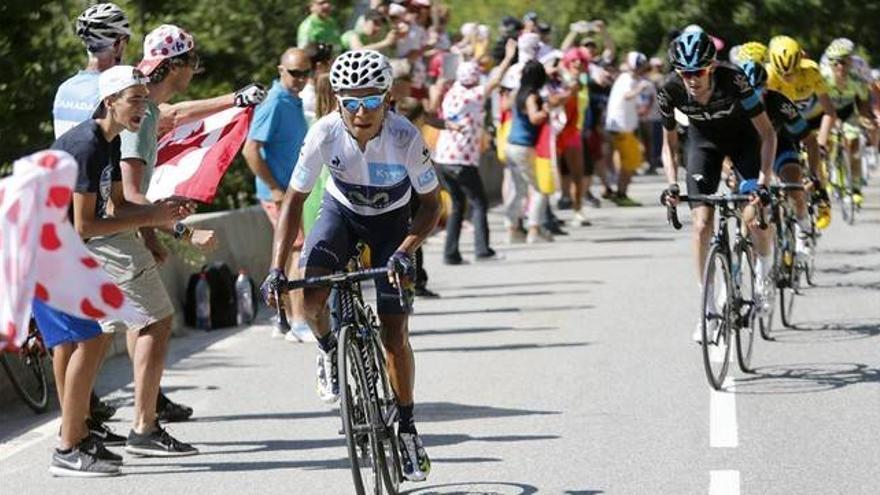 Quintana se queda sin premio tras dinamitar la carrera en Alpe d&#039;Huez