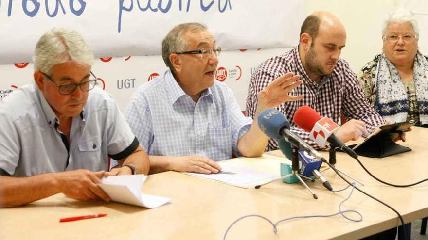 Cantuche, Pedrero, García Neches y Olivera, ayer en la sede de UGT.