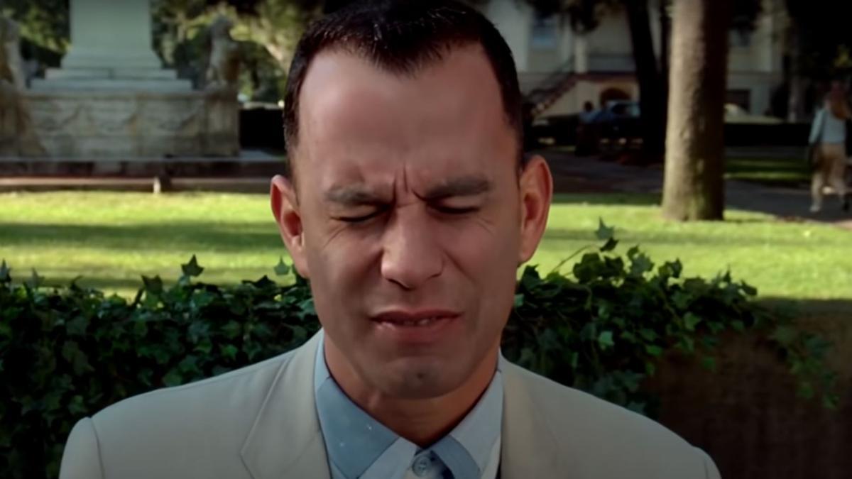 John Travolta en un fotomontaje como si fuera Forrest Gump, papel que rechazó