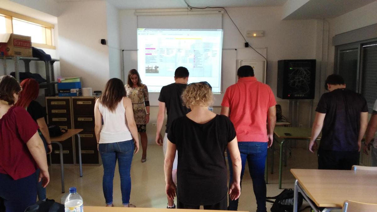 Un curso de higiene postural en el IES Cap de l'Aljub, de Santa Pola