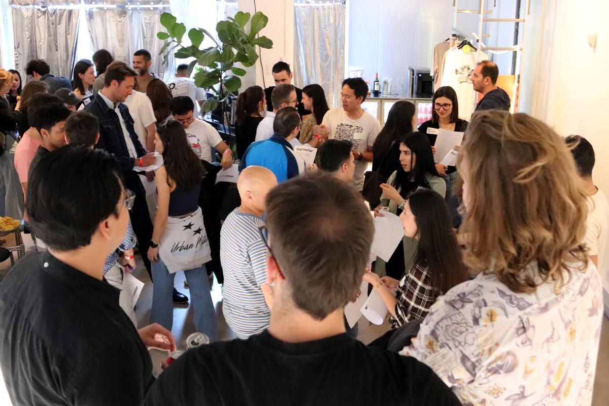 Un encuentro de extranjeros en Barcelona para practicar catalán, organizado por Speak Catalan.