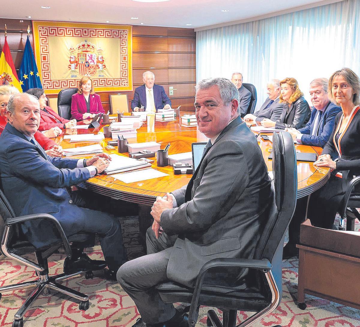 El TC continua avançant en el seu debat clau: la majoria progressista avala que la Constitució no prohibeix lleis d’amnistia El TC continua avançant en el seu debat clau: la majoria progressista avala que la Constitució no prohibeix lleis d’amnistia