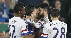 El davanter hispanobrasiler munta un altre embolic durant el partit de quarts de la FA Cup entre l’Everton i el Chelsea, que va quedar eliminat.