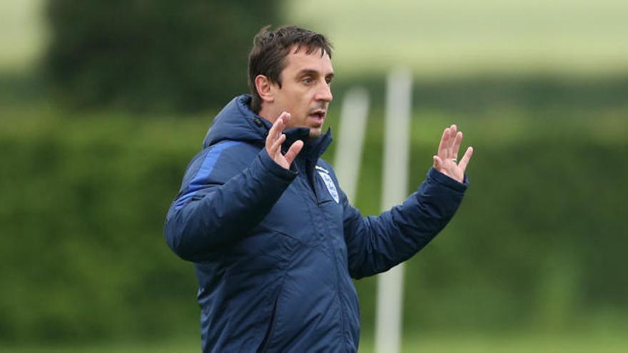 Neville se plantea dejar su carrera de entrenador