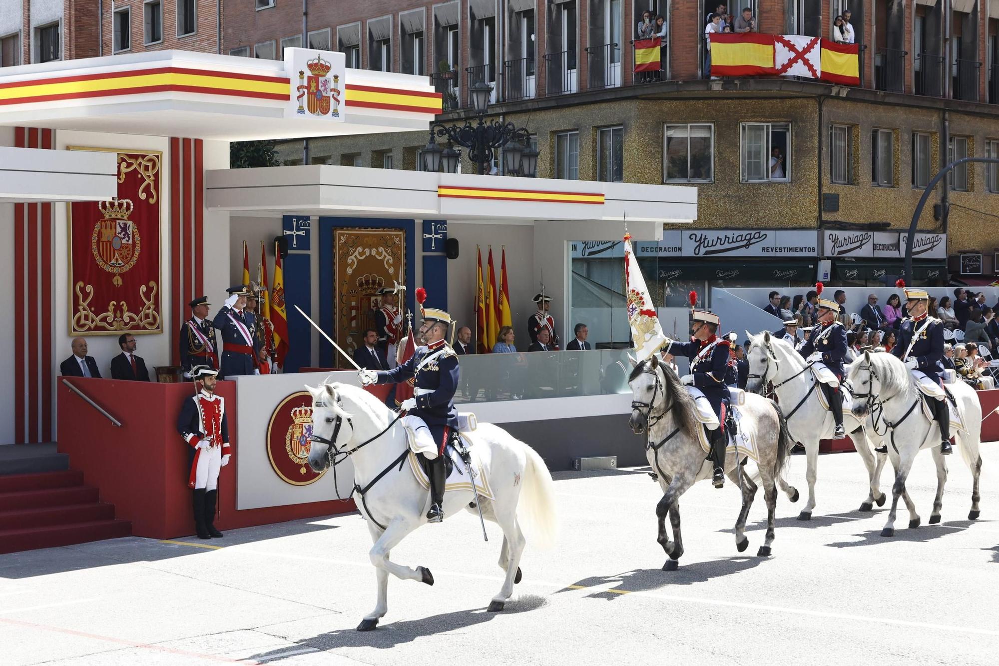 EN IMÁGENES: Así fue el multitudinario desfile en Oviedo por el Día de las Fuerzas Armadas