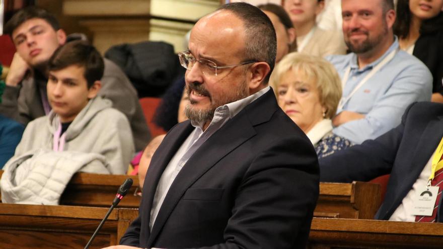 El president del PPC, Alejandro Fernández, durant la sessió de control al Govern i al president de la Generalitat