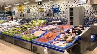 Piden retirar uno de los productos más consumidos en las pescaderías de los supermercados
