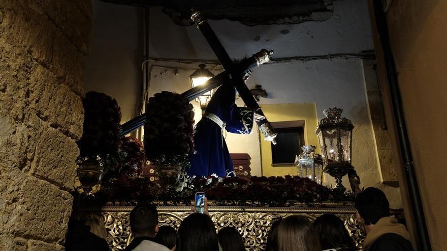 El Santo Entierro recorre Dalt Vila en un Viernes Santo multitudinario pese a las bras en Dalt Vila