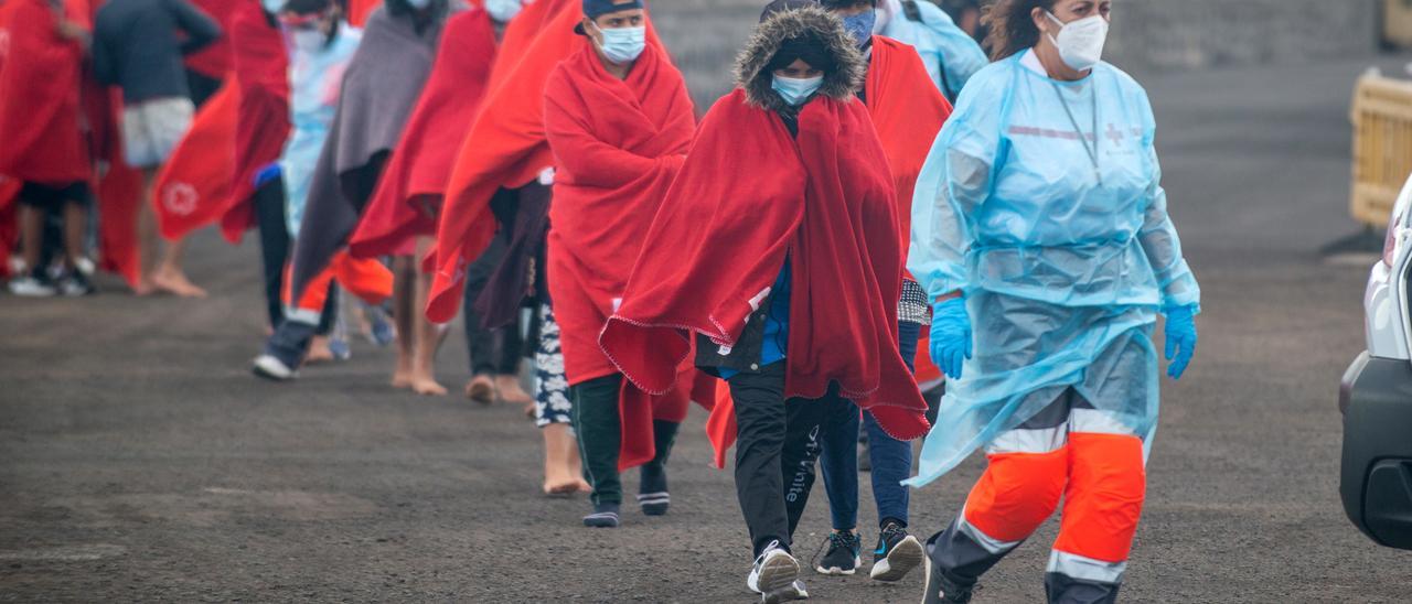 Migrantes rescatados en Lanzarote.