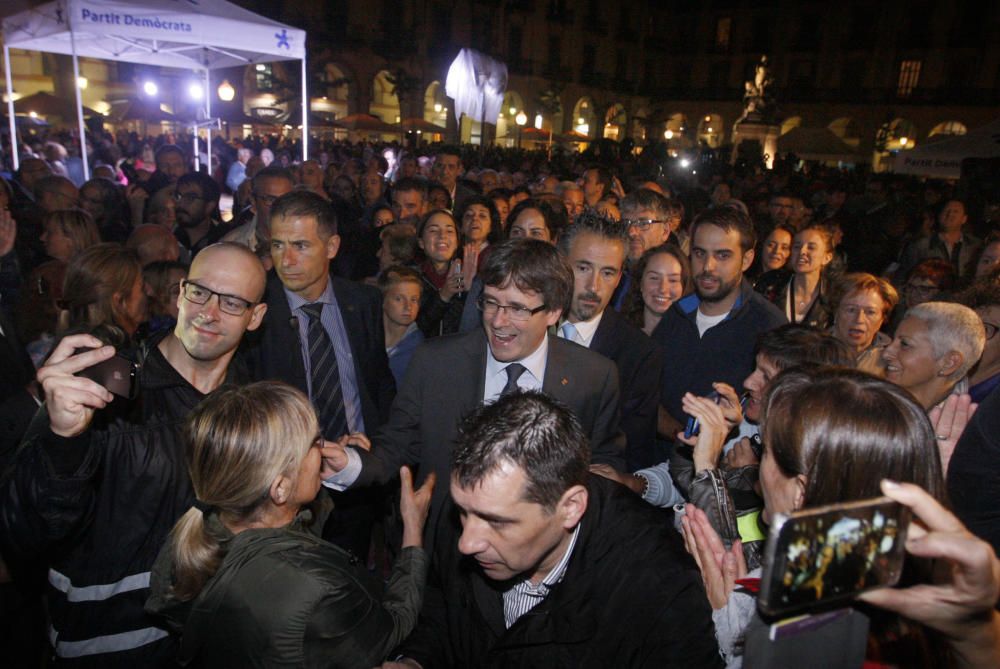 Puigdemont omple la plaça de la Independència de Girona