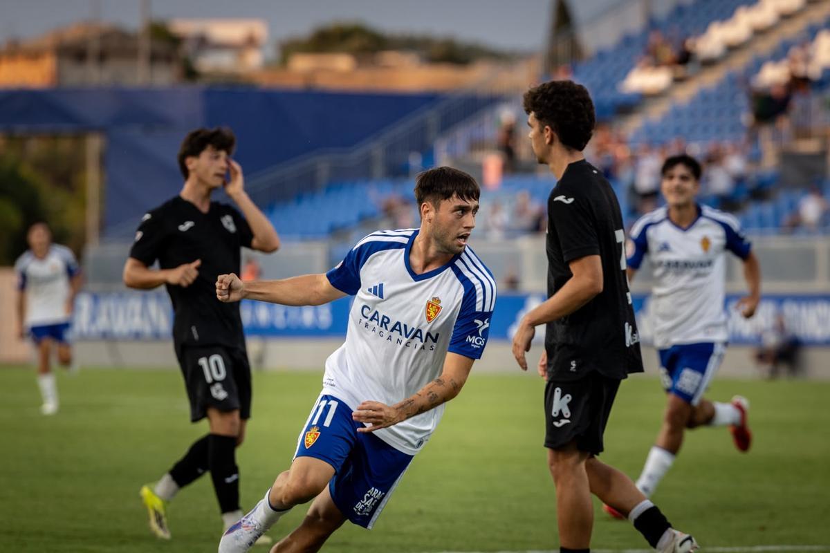 En imágenes | El Real Zaragoza remonta a la Real Sociedad B y se lleva el Trofeo Carlos Lapetra (2-1) En imágenes | El Real Zaragoza remonta a la Real Sociedad B y se lleva el Trofeo Carlos Lapetra (2-1)