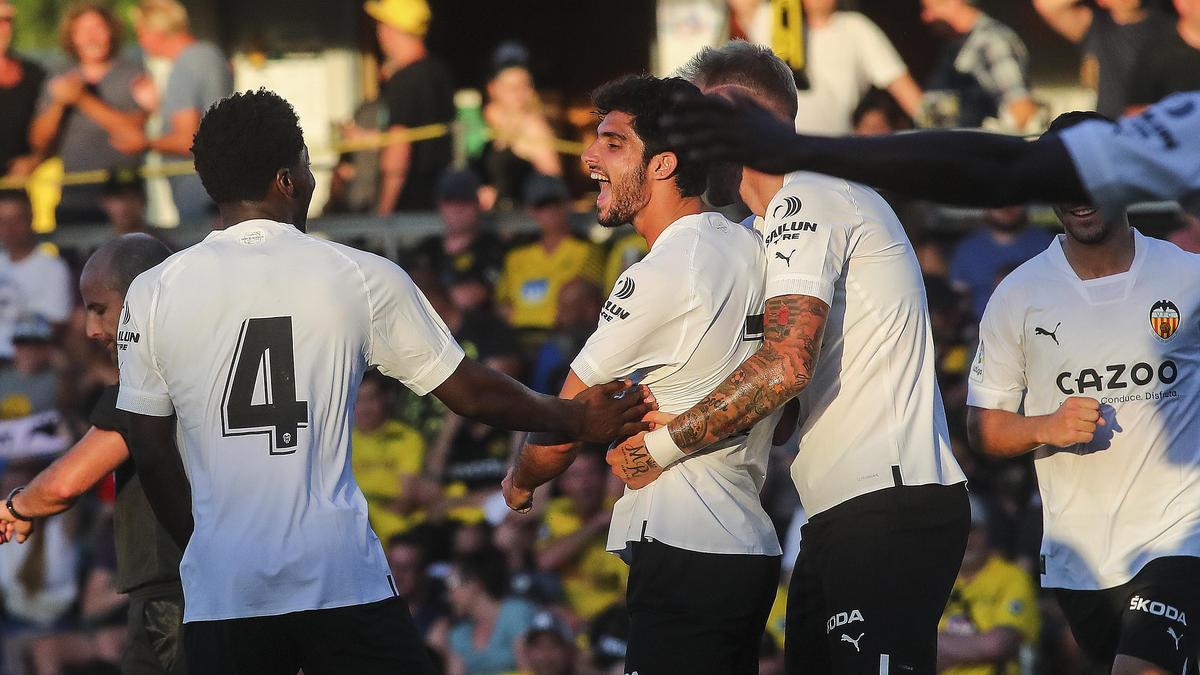 Guedes completó una gran pretemporada con Gattuso, siendo el líder del ataque