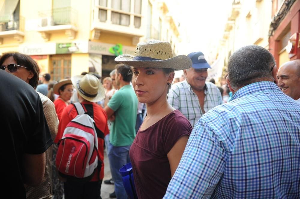 Gran protesta de los agricultores frente a la CHS