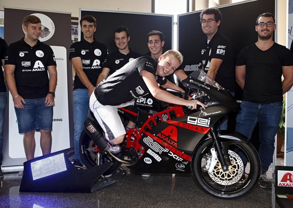 Presentación de la moto del programa Motostudent de los alumnos de la Escuela Politécnica de Ingeniería