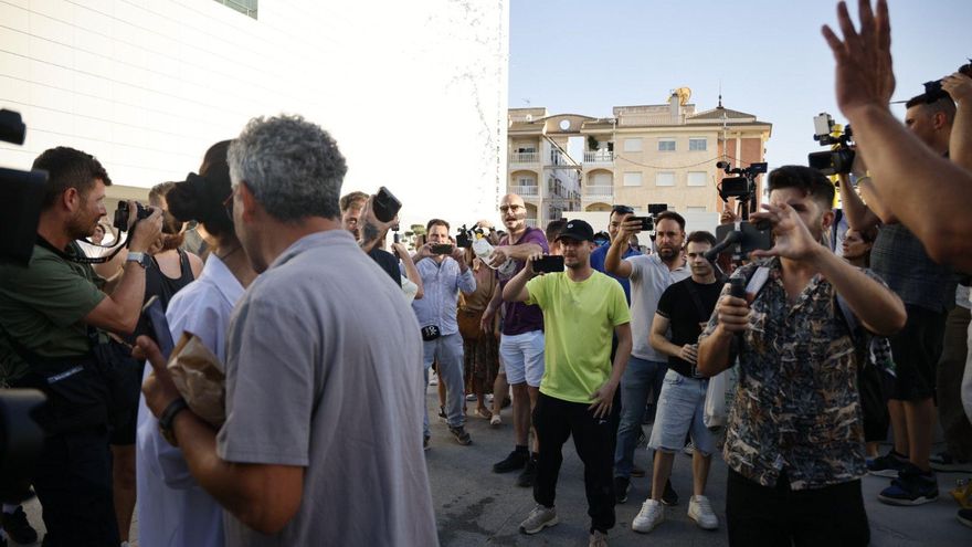 Tensión y gritos de &quot;Pedro Sánchez, hijo de puta&quot; en una protesta en Torre Pacheco, donde suena el himno &#039;franquista&#039;