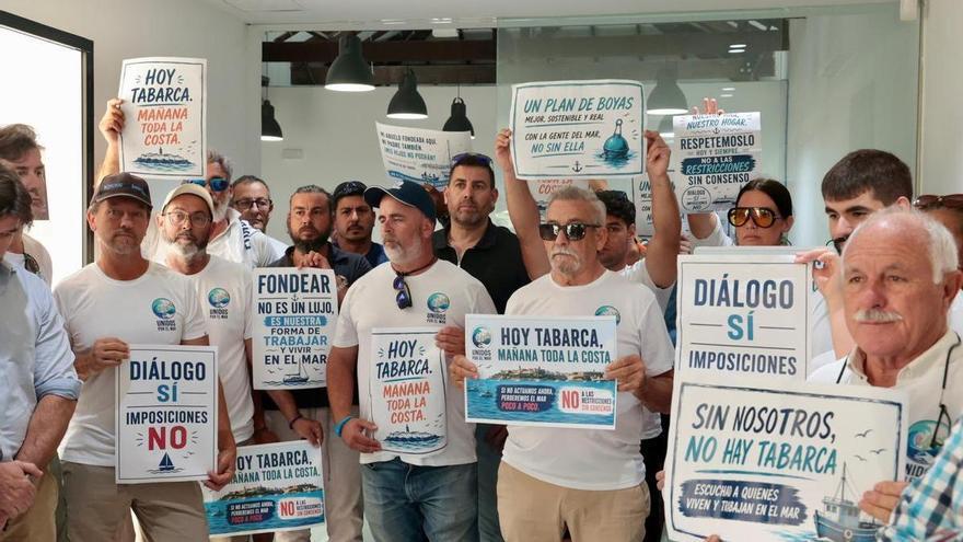 Tensión en el pleno de Santa Pola: El PP encarga un estudio para reclamar al Gobierno más fondeo en Tabarca y tumba la moción de Vox