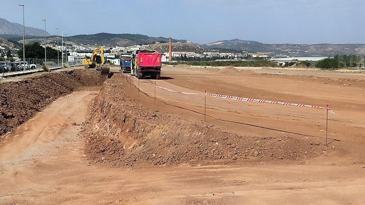 Obras de los terrenos en los que se levantará el centro logístico de Leroy Merlin en Antequera