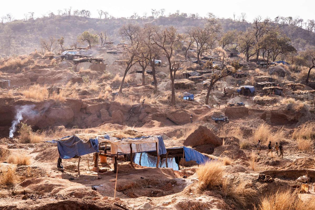 La minería artesanal de oro en Senegal. Karakaene y Bantakokouta son sitios de extracción de oro en el sureste de Senegal