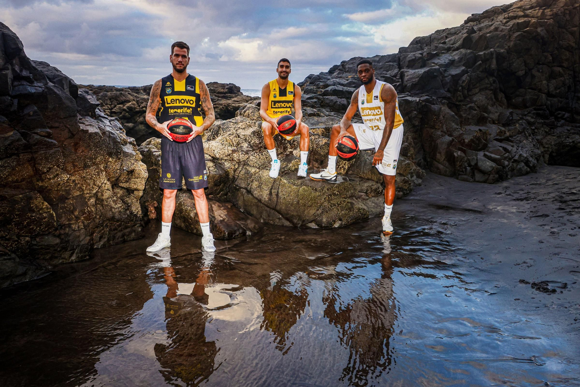 Equipaciones del Lenovo Tenerife para la temporada 2023/24