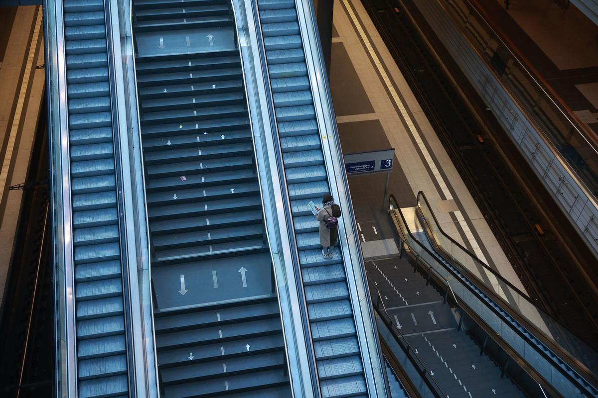 Alemania se para el lunes por una huelga a gran escala que los sindicatos han convocado en todo el transporte. Los trabajadores del sector público elevan la presión para exigir subidas del 10,5% para compensar la elevada inflación