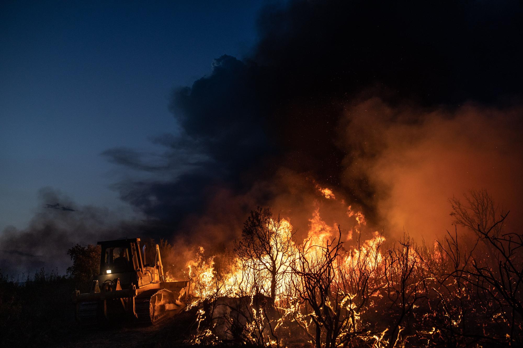 El feroz incendio de Losacio, en imágenes