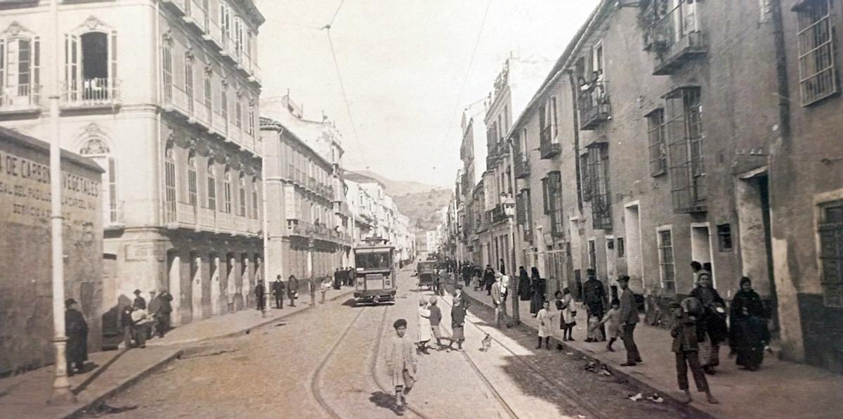 Fotografía del valenciano Andrés Fabert de la calle Victoria. Fue tomada antes de 1915, pues falleció un año antes.