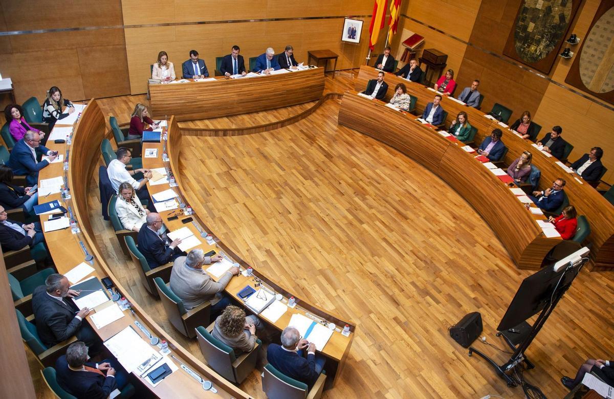 Pleno de la Diputación de València.