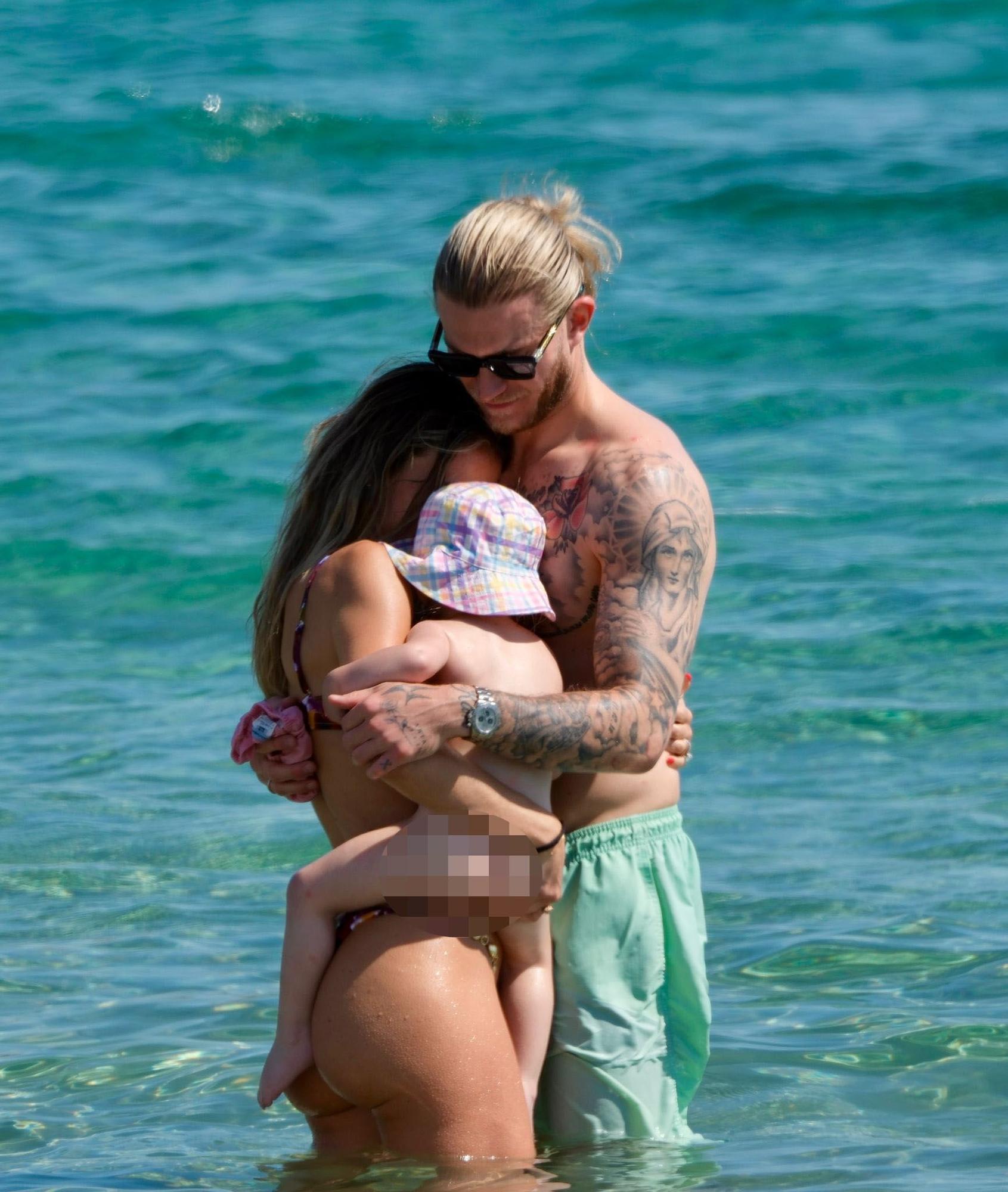 Loris Karius y su pareja, la periodista italiana Diletta Leotta. Sergio Garrido