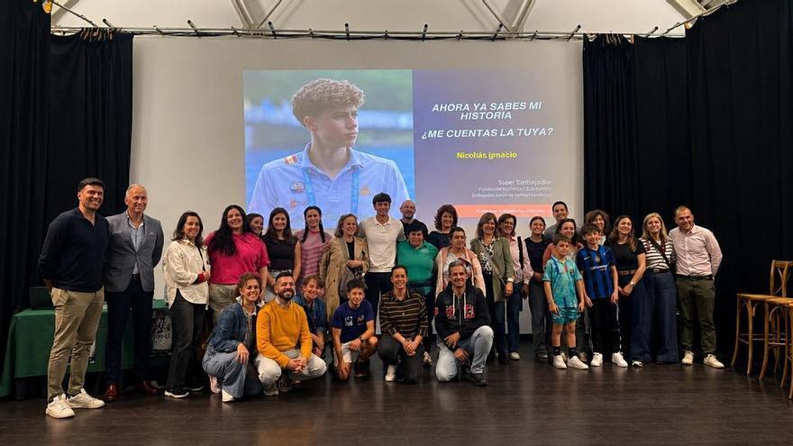 Nico Martínez Adega relata en Cangas de Onís su lucha contra el cáncer