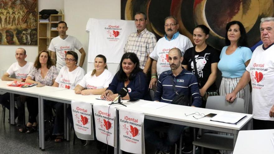 Els afectats d&#039;Idental aquesta tarda a la seu de CCOO.