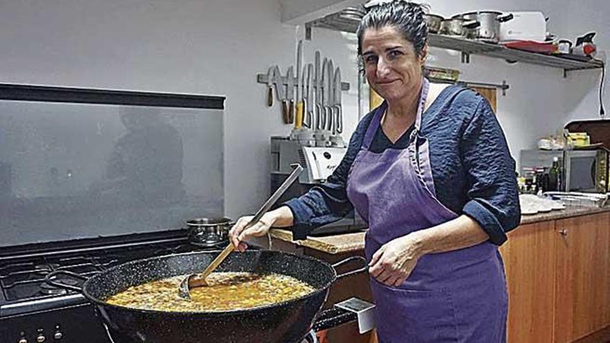 La cocinera de Bunyola Catalina Pons.