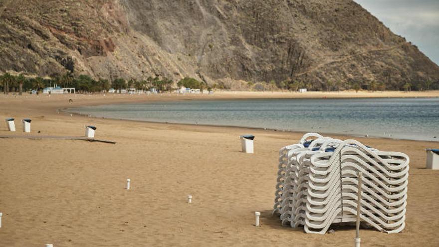 La playa de Las Teresitas durante el estado de alarma.