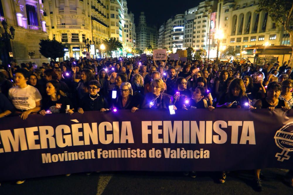 Manifestación en València por la emergencia feminista contra el maltrato