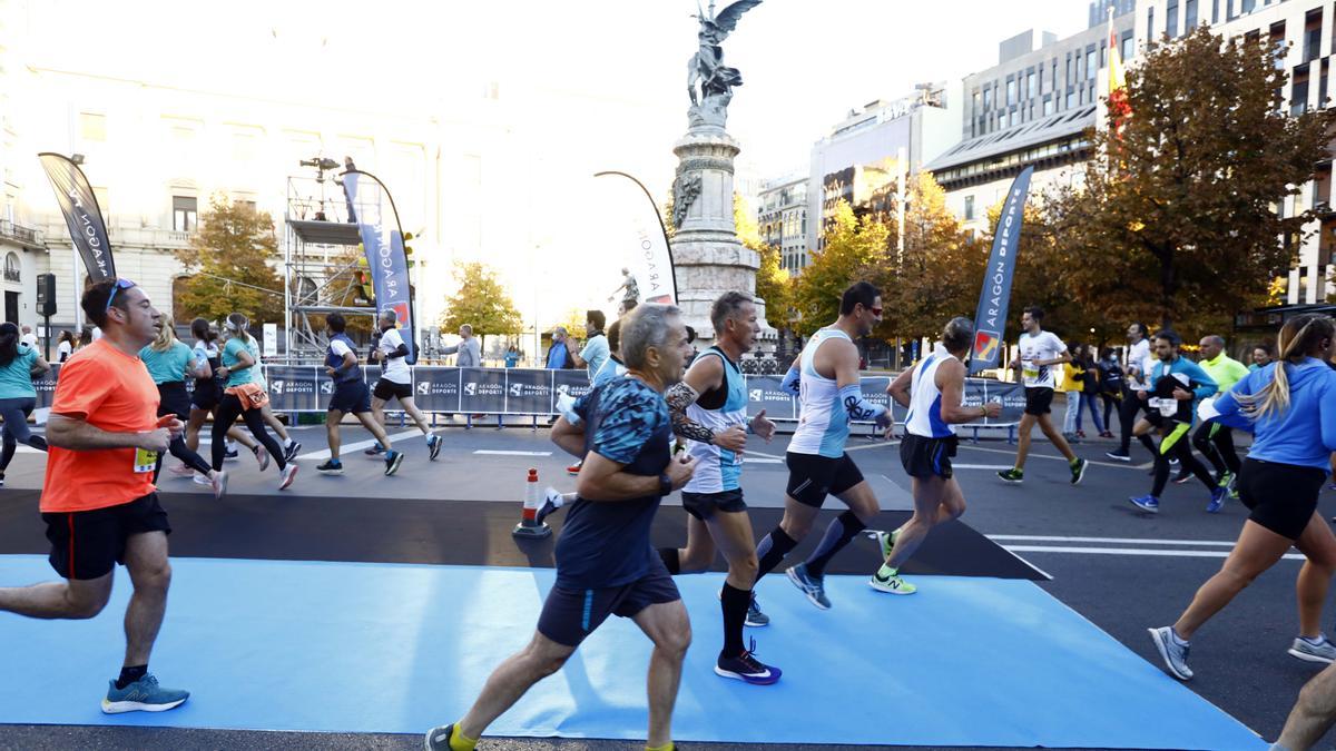 FOTOGALERÍA | Éxito rotundo en el regreso del Maratón de Zaragoza