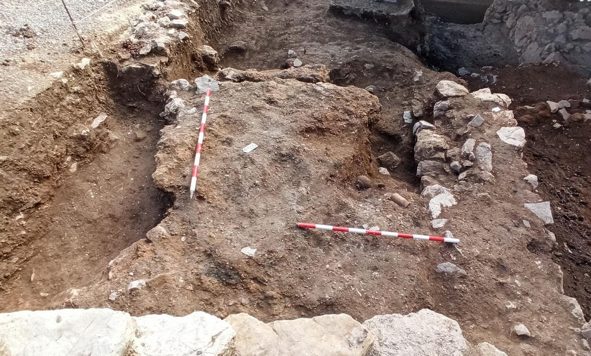 Excavación en el Cerro de la Cruz, en Almedinilla.
