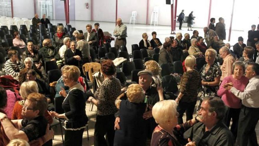 Castelló subvenciona a 75 entidades y frena los ajustes en ayudas en año electoral